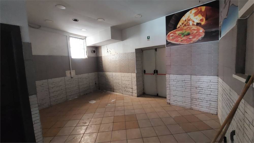 negozio in affitto a Casalnuovo di Napoli