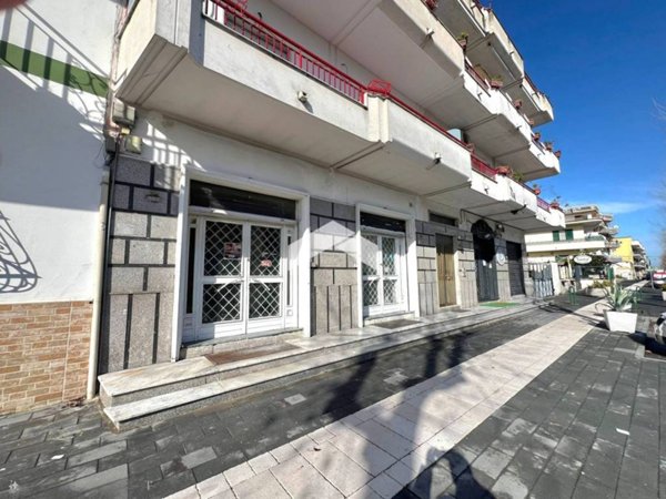 negozio in affitto a Casalnuovo di Napoli