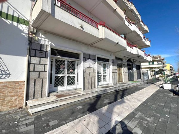 negozio in affitto a Casalnuovo di Napoli