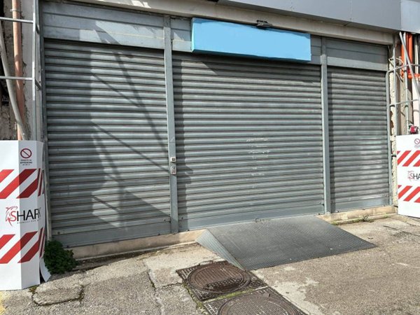 locale commerciale in affitto a Casalnuovo di Napoli