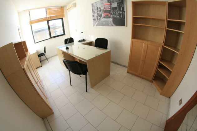 negozio in affitto a Casalnuovo di Napoli in zona Tavernanova