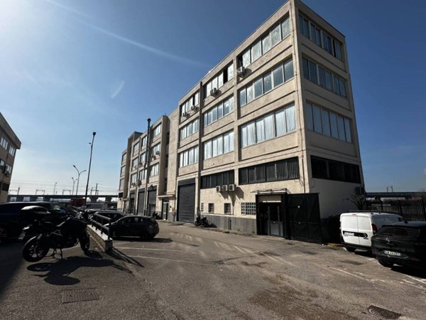 locale commerciale in affitto a Casalnuovo di Napoli