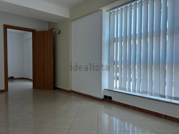 ufficio in affitto a Casalnuovo di Napoli in zona Casarea