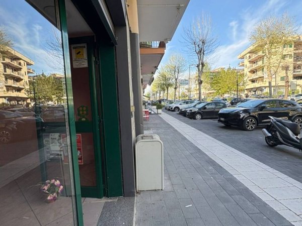 negozio in affitto a Casalnuovo di Napoli