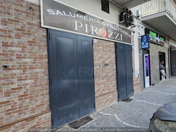 negozio in affitto a Casalnuovo di Napoli in zona Tavernanova