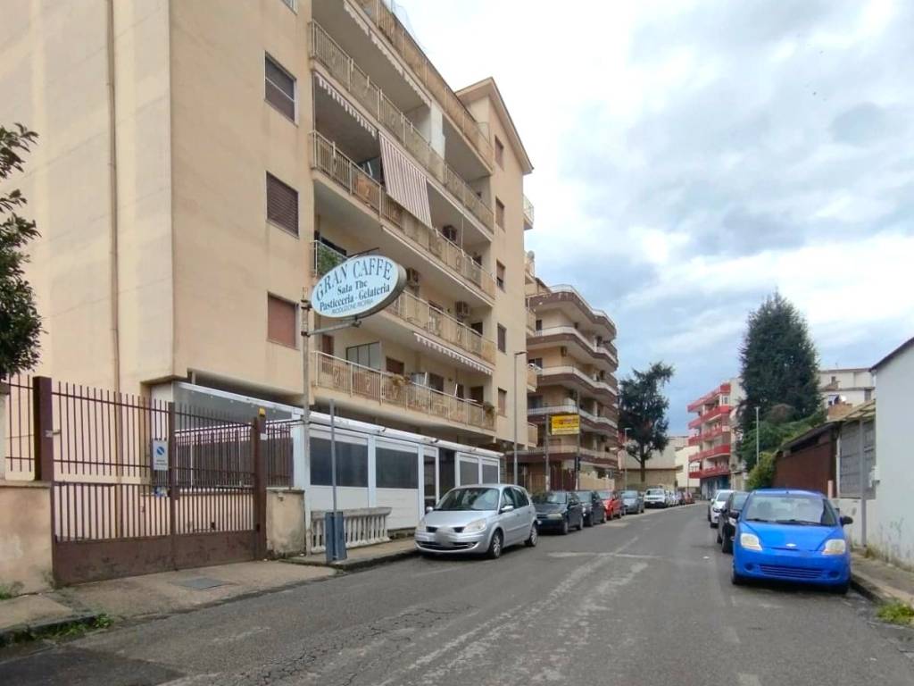 negozio in affitto a Casalnuovo di Napoli