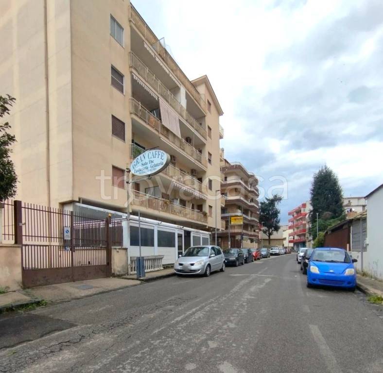 negozio in affitto a Casalnuovo di Napoli