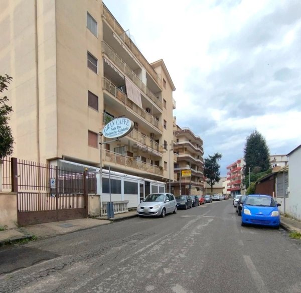locale commerciale in affitto a Casalnuovo di Napoli