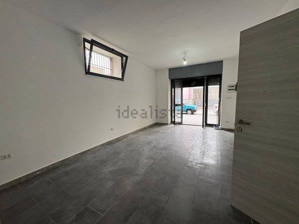 locale commerciale in affitto a Casalnuovo di Napoli