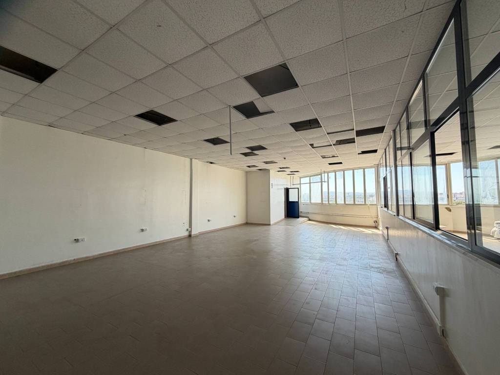 locale commerciale in affitto a Casalnuovo di Napoli