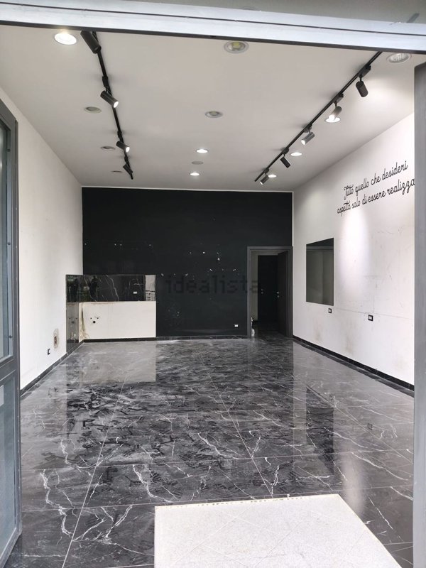 locale commerciale in affitto a Casalnuovo di Napoli