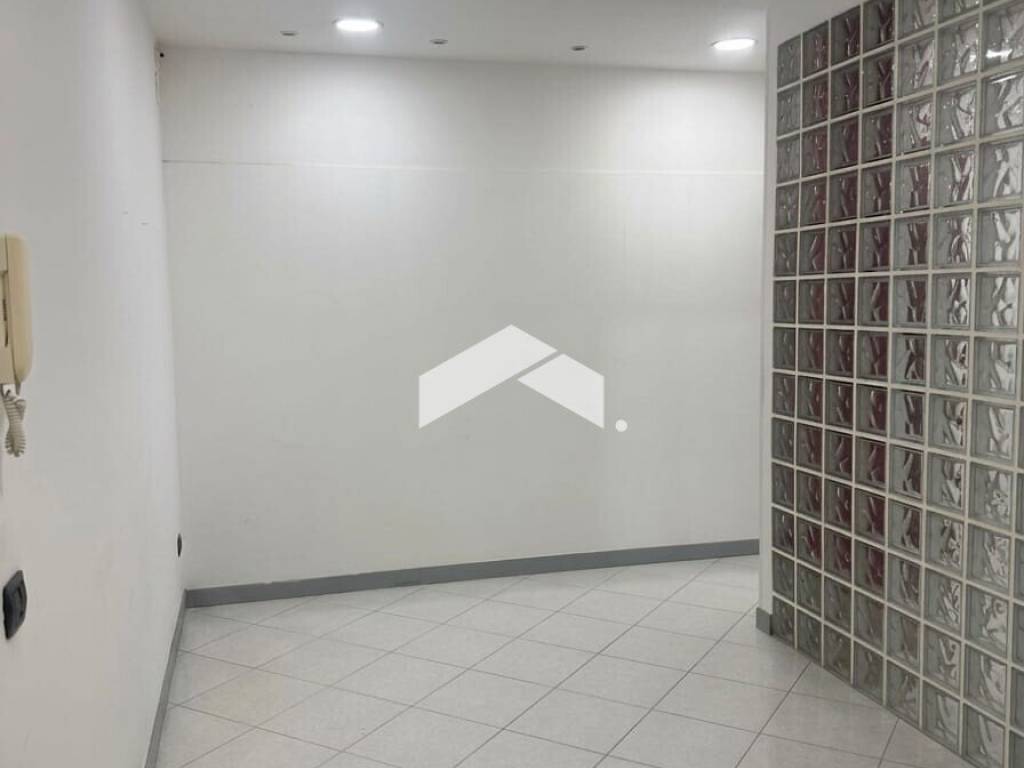 ufficio in affitto a Casalnuovo di Napoli in zona Tavernanova