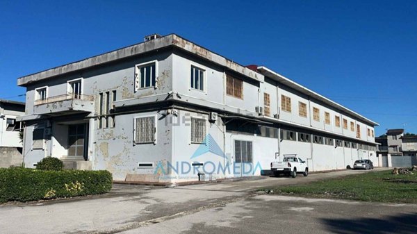 capannone in affitto a Casandrino