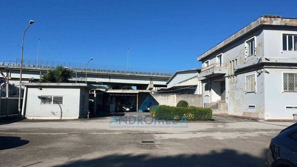 capannone in affitto a Casandrino