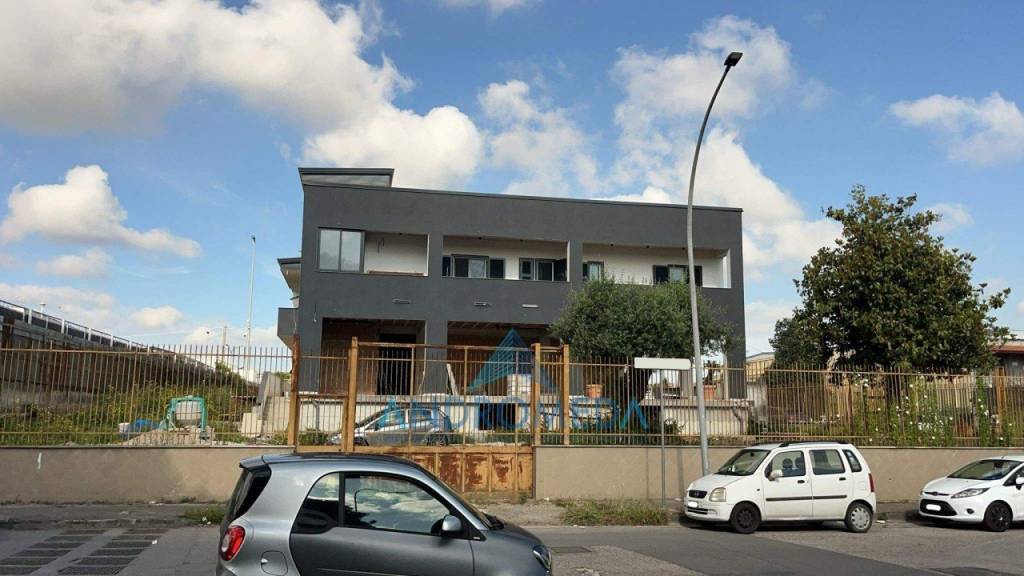 negozio in affitto a Casandrino