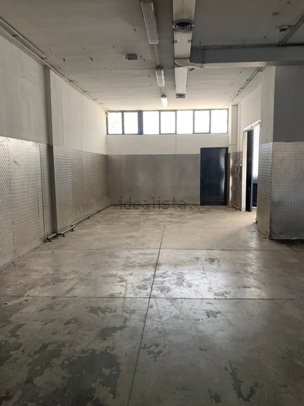 locale commerciale in affitto a Casandrino