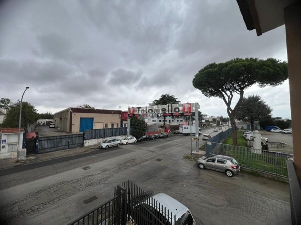 locale commerciale in affitto a Casandrino