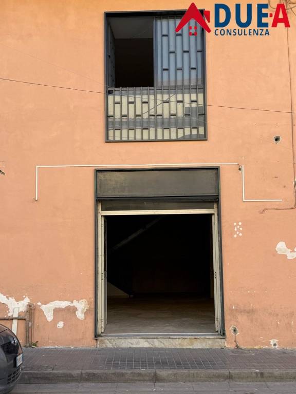 negozio in affitto a Casandrino