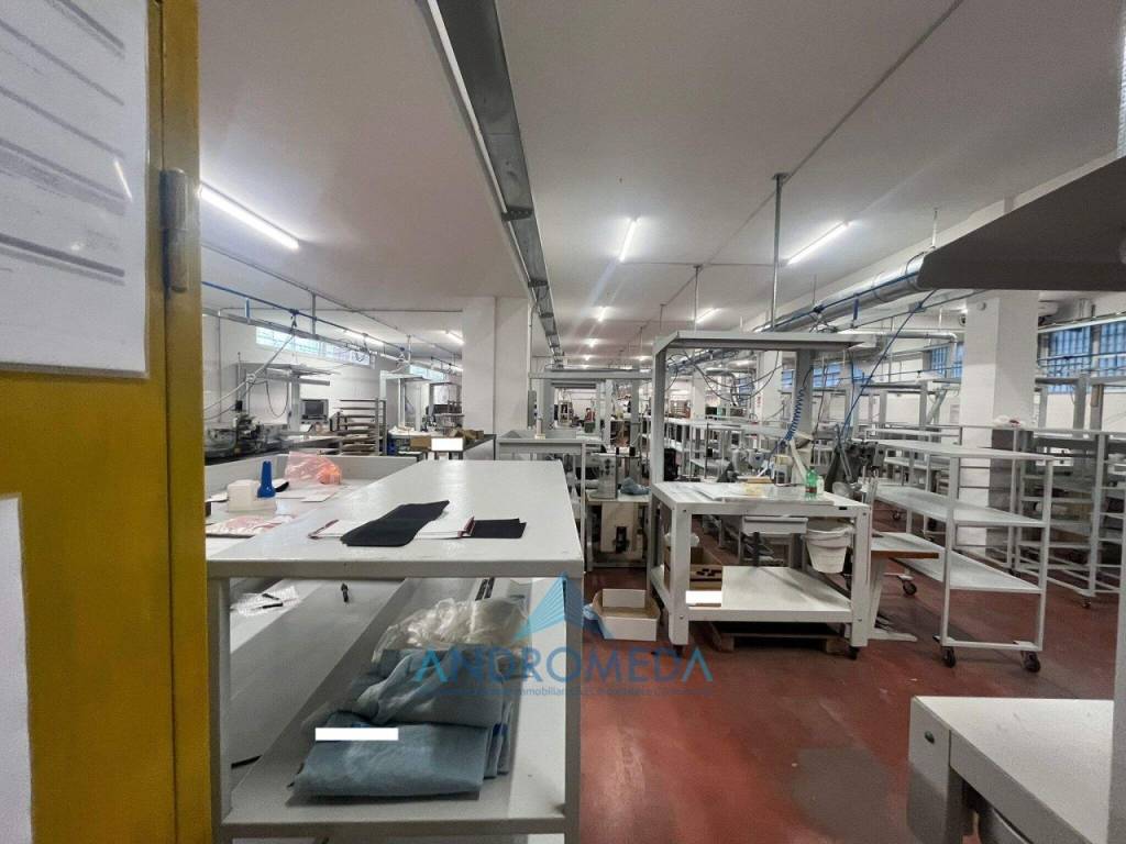 locale commerciale in affitto a Casandrino