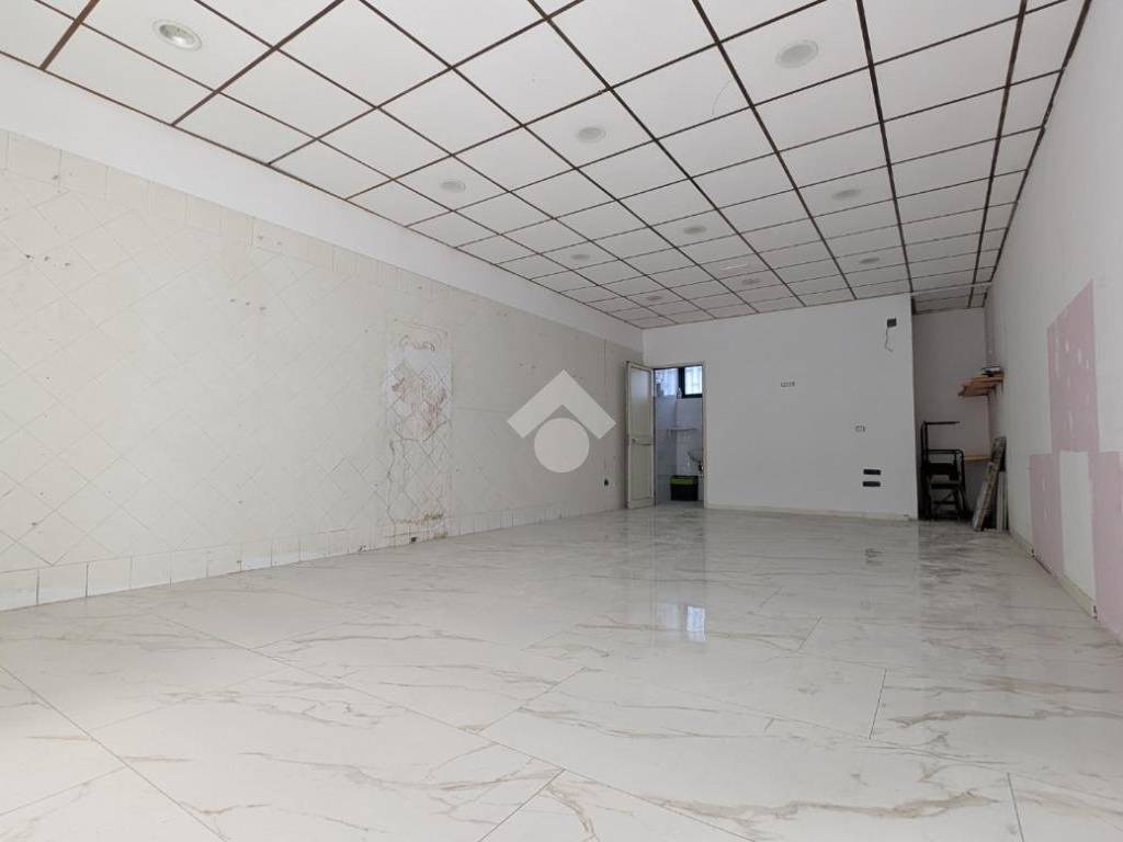 negozio in affitto a Casavatore