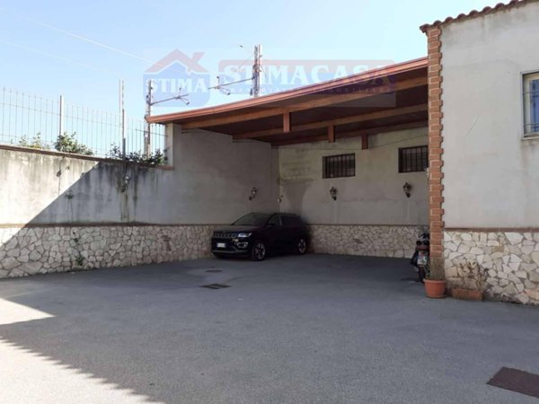 capannone in affitto a Casoria