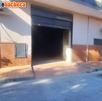 locale di sgombero in affitto a Casoria