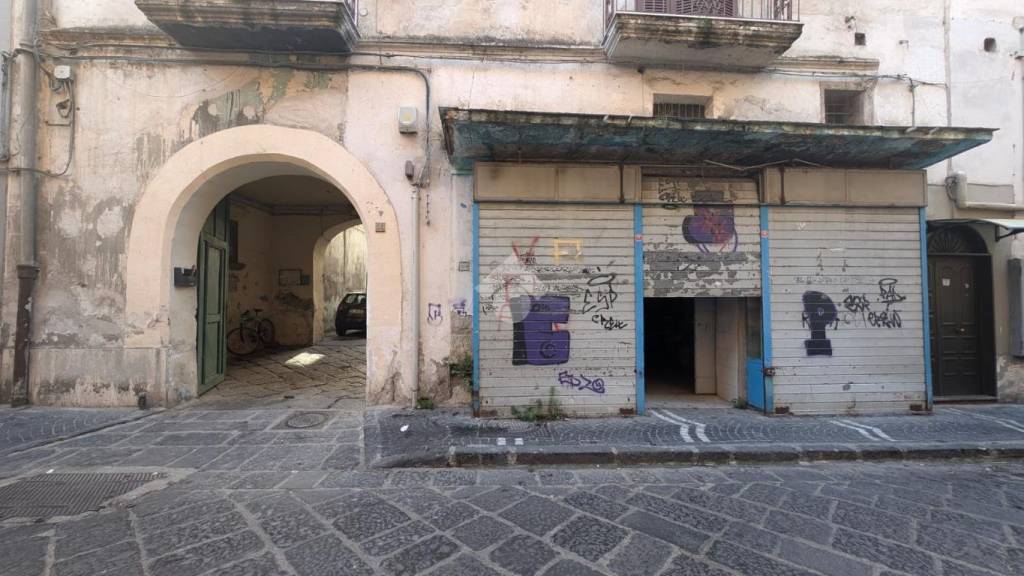 negozio in affitto a Casoria in zona Centro Storico