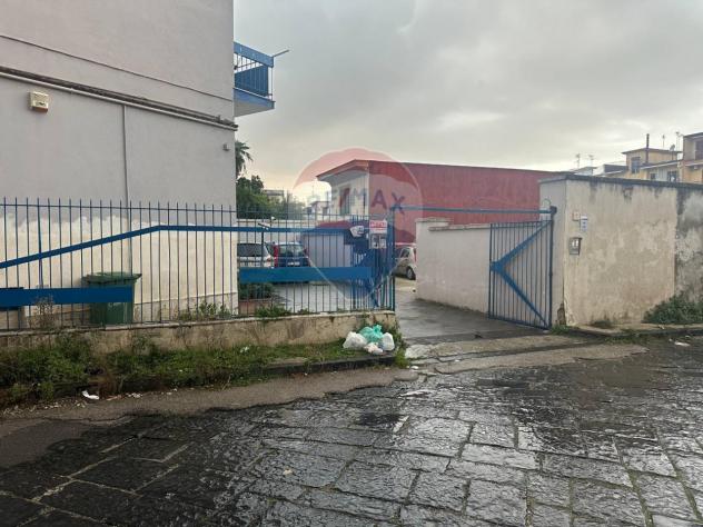 negozio in affitto a Casoria