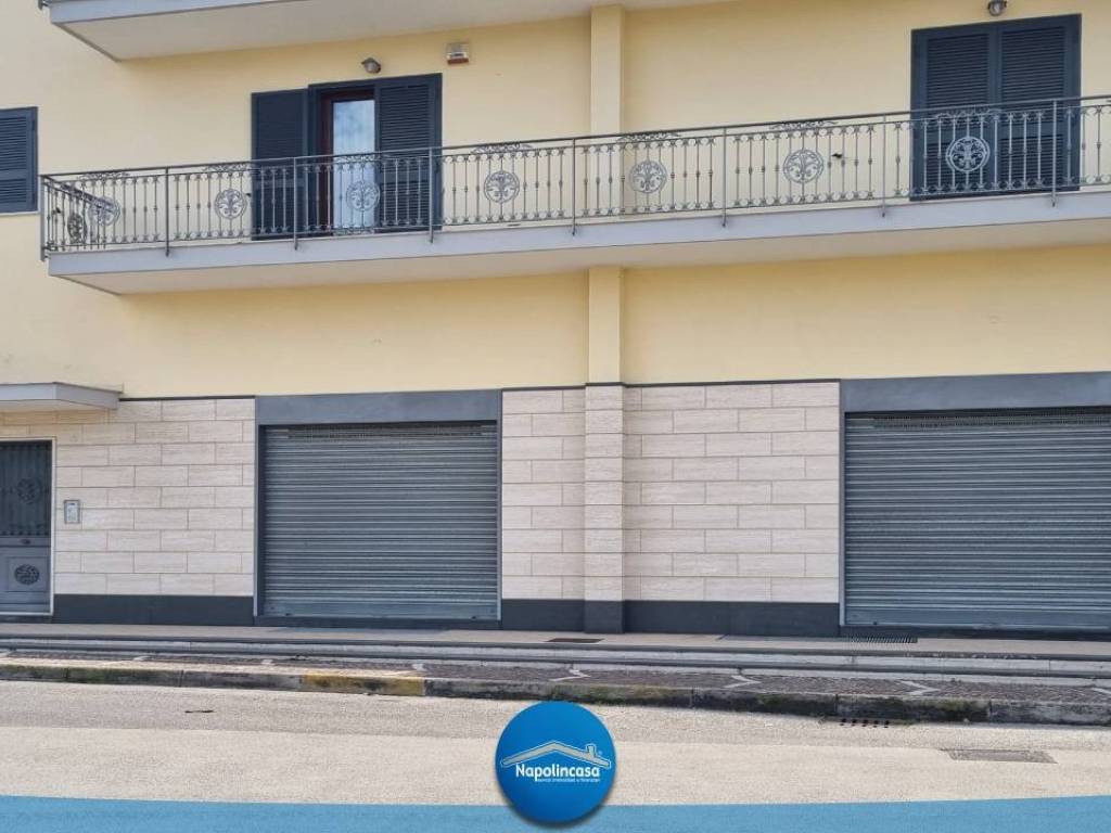 negozio in affitto a Casoria