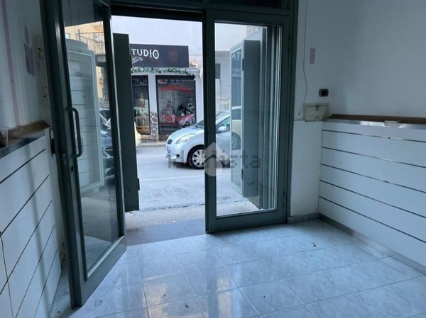 locale commerciale in affitto a Casoria
