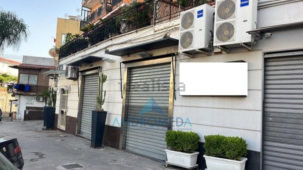 locale commerciale in affitto a Casoria
