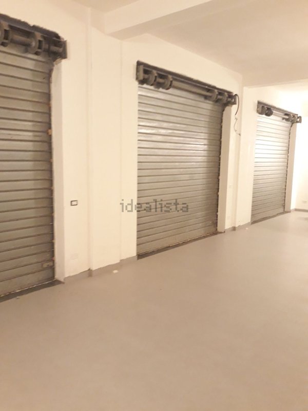 locale commerciale in affitto a Casoria