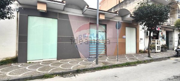 locale commerciale in affitto a Casoria