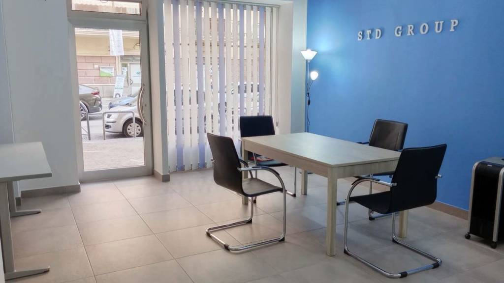 negozio in affitto a Casoria in zona Centro Storico