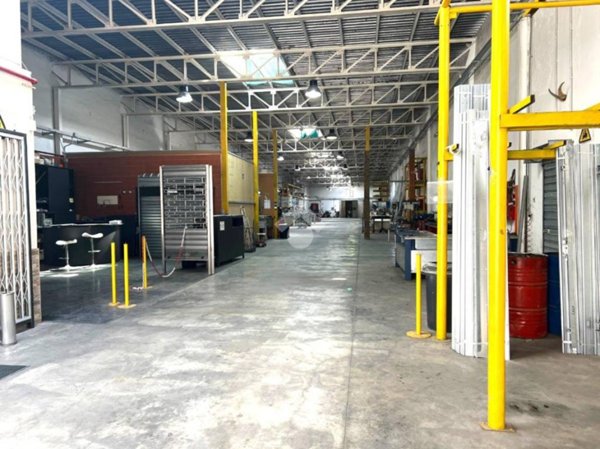 locale commerciale in affitto a Casoria