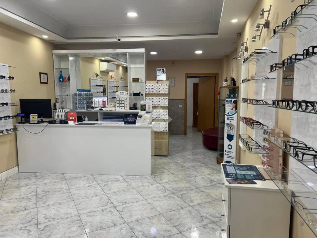 negozio in affitto a Casoria