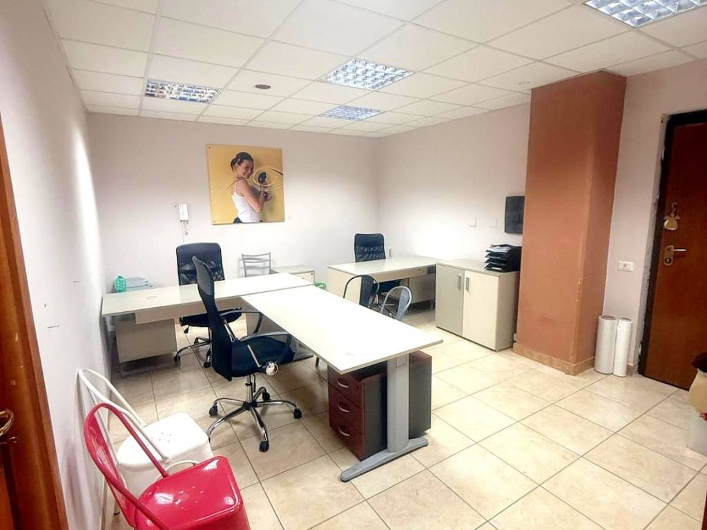 ufficio in affitto a Casoria