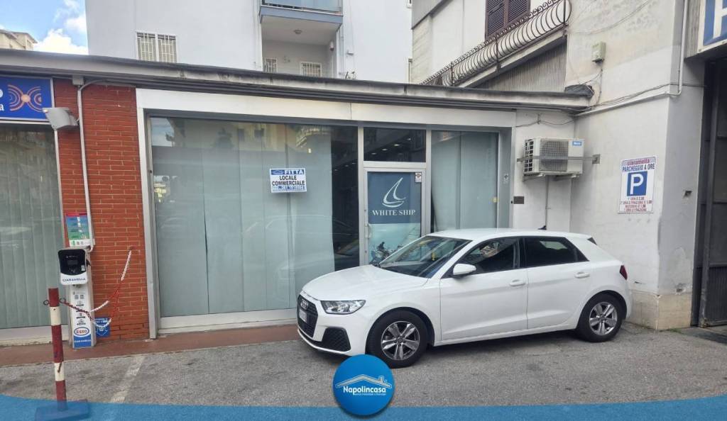 negozio in affitto a Casoria in zona Centro Storico