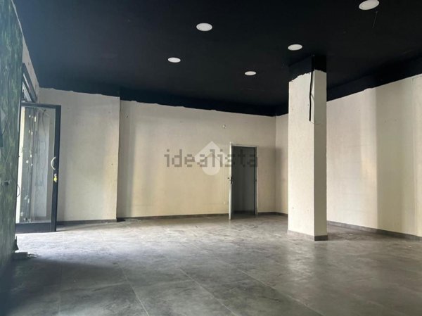 negozio in affitto a Casoria