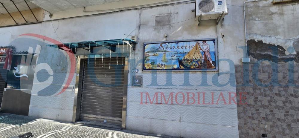 negozio in affitto a Casoria