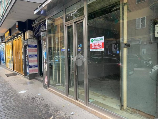 negozio in affitto a Casoria