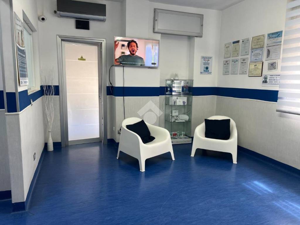 ufficio in affitto a Casoria in zona Arpino
