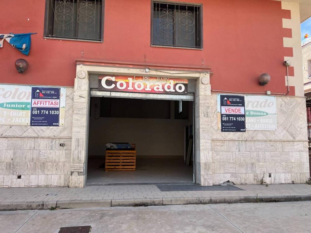 negozio in affitto a Casoria in zona Arpino