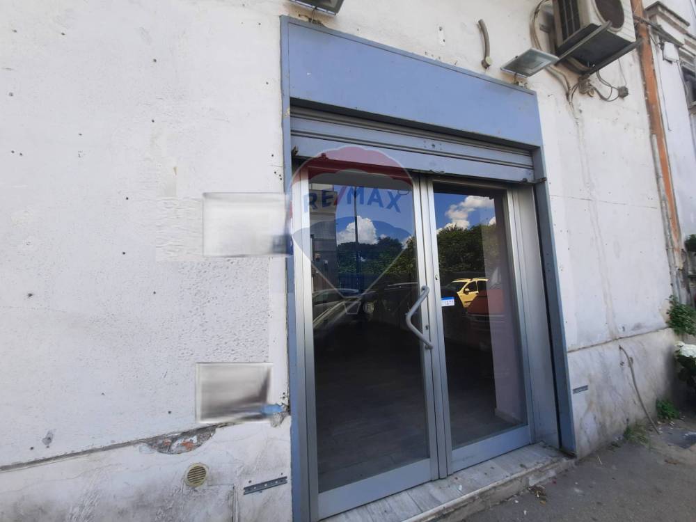 locale commerciale in affitto a Casoria