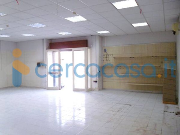 locale commerciale in affitto a Casoria