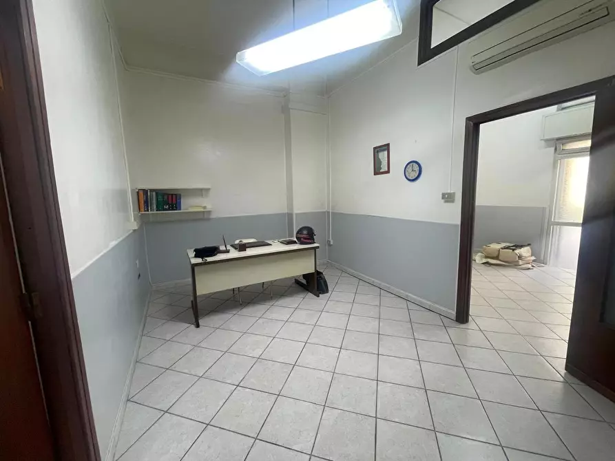 locale commerciale in affitto a Casoria
