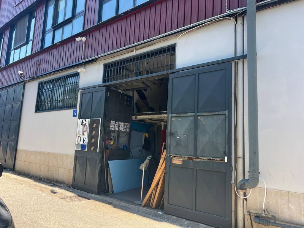 locale commerciale in affitto a Casoria
