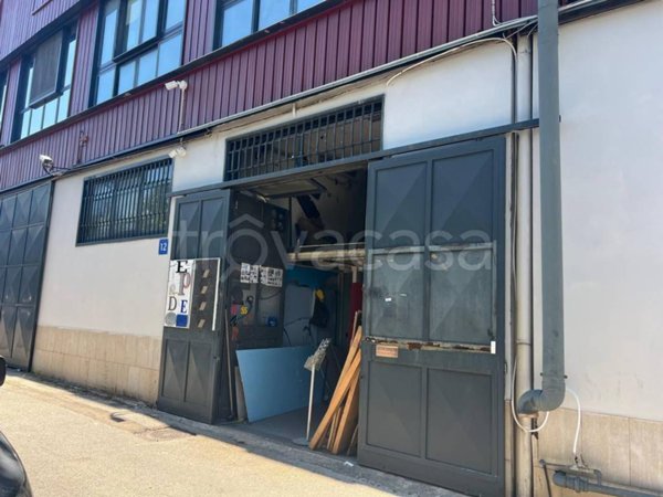 locale commerciale in affitto a Casoria