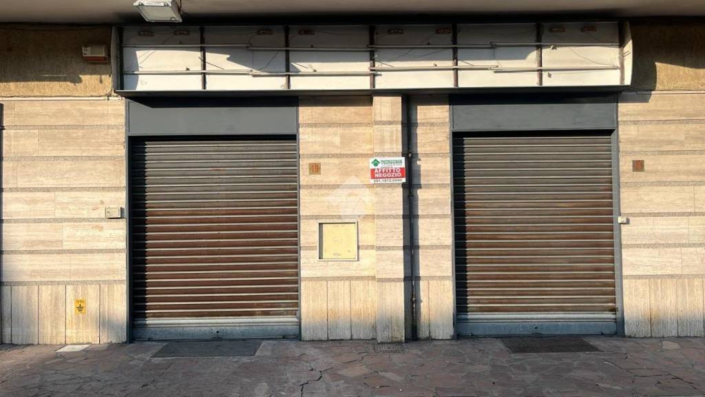 negozio in affitto a Casoria