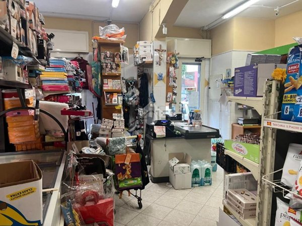 negozio in affitto a Casoria